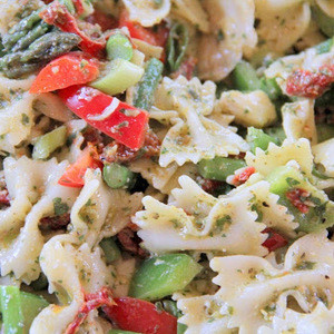 Ensalada De Pasta Pesto Moño